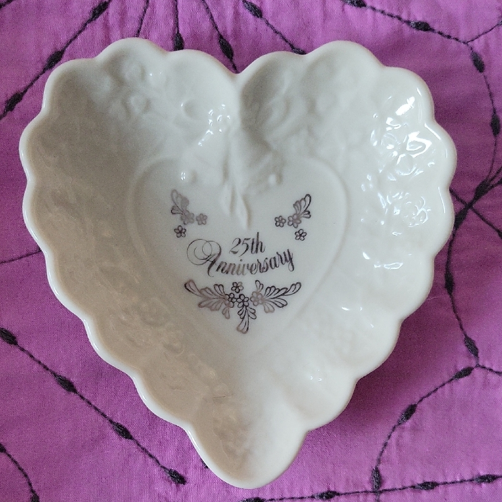 LENOX 25th Anniversary Heart-Shaped Porcelain Jewelry Dish Wedding Promises MINT
